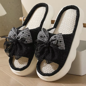 Chaussons d'intérieur avec caractéristiques antidérapantes et anti-odeurs en EVA, adaptés aux hommes et aux femmes en été - Product Image 1
