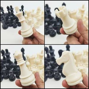 <span class=keywords><strong>Jeu</strong></span> d'échecs Double Queens 48 cm, Roi Staunton 9,5 cm, Plateau Pliable en Plastique Durable, Idéal pour Tournois Professionnels et Famille, Cadeau (3,75 po) - Product Image 3