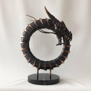 Scultura Personalizzata in Bronzo dell'Ouroboros, Statua del Serpente che Si Mangia la Coda, Decorazione a Tema Animale, Opera d'Arte Esoterica, Statuetta per Scrivania, Mensola, Parete - Product Image 1