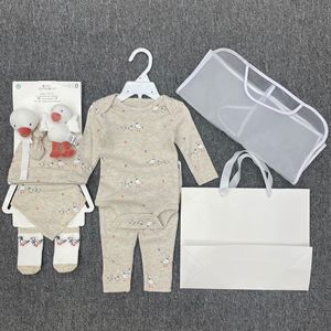 Set <span class=keywords><strong>di</strong></span> Abbigliamento per Neonati <span class=keywords><strong>di</strong></span> Classe A, 8 Pezzi in Confezione Regalo, Include Tutine e Body per Neonati e Bambini <span class=keywords><strong>di</strong></span> Un Mese - Product Image 3