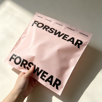 Sac d'emballage personnalisé en CPE rose mat avec fermeture éclair, pochette refermable en plastique pour vêtements, t-shirts, sweats à capuche et autres articles vestimentaires