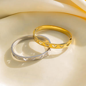 8Mm 60Mm Geen Fade Crystal Holle Mode Sieraden Armbanden Rvs <span class=keywords><strong>Water</strong></span> Proof 18K Goud Hart Armband Hoge Kwaliteit - Product Image 6