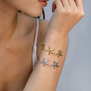 Pulsera con Colgante de Estrella de Mar en Acero Inoxidable Chapado en Oro de 18K para Mujer, Cadena Delicada con Estrella de Cinco Puntas de Inspiración Oceánica - Product Image 1