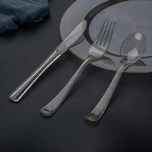 Trendz赤黒白カラフルプラスチック使い捨てパーティーカトラリー使い捨てスプーンフォークナイフセット - Product Image 5