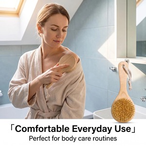 Badebürste mit Eigenem Logo, Langem Holzgriff und Natürlichen Borsten, Körperpeeling-Bürste mit Aufhängeseil für die Dusche - Product Image 4