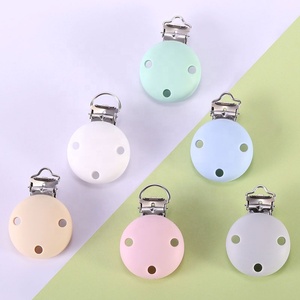 Clips de seguridad reutilizables para chupete, soporte para chupete, venta al por mayor, silicona, sin BPA, 0-12 meses, recién nacido - Product Image 4