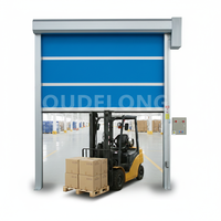 Porte rapide en PVC robuste avec système anti-vent pour grandes ouvertures de entrepôts