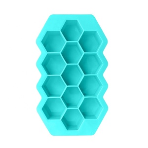<span class=keywords><strong>Cubo</strong></span> de <span class=keywords><strong>hielo</strong></span> Hexagonal de silicona Flexible, bandeja personalizada de 13 cubos, molde de <span class=keywords><strong>cubo</strong></span> de <span class=keywords><strong>hielo</strong></span> de panal de abeja <span class=keywords><strong>con</strong></span> tapas de sellado para bebidas enfriadas de whisky - Product Image 1