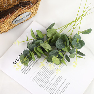 ช่อดอกยูคาลิปตัสประดิษฐ์ สีเขียวนมขาว ดอกไม้ผ้าไหม คุณภาพสูง สำหรับตกแต่งงานแต่งงาน - Product Image 3
