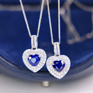 Collier élégant en or blanc 18 carats avec pendentif en saphir royal en forme de cœur et diamant naturel, tendance, luxueux et romantique, pour les occasions spéciales - Product Image 5