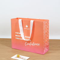 Sac en papier de haute qualité pour cadeaux et emballages de shopping, taille personnalisée, logo imprimé, poignée en corde et ruban, idéal pour les boutiques