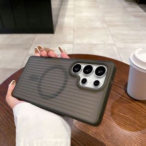 เคสแข็งแบบด้านลายลูกฟูกสำหรับ Samsung Galaxy S25 S24 S23 Plus S22 S21 Ultra รองรับการชาร์จไร้สายแบบแม่เหล็ก - Product Image 5