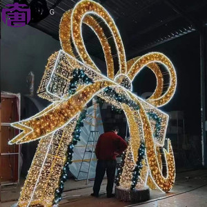 Hermosa Caja de Regalo en Forma de Cubo 3D con Luces LED y Motivo de Arco Personalizable para Decoraciones Navideñas de Exterior con Clasificación IP65 - Product Image 5