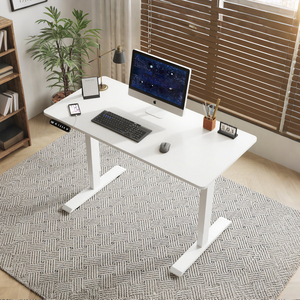 Bureau debout électrique réglable en hauteur, bureau assis-debout avec 4 préréglages de mémoire et port de charge USB, bureau blanc pour le télétravail - Product Image 4