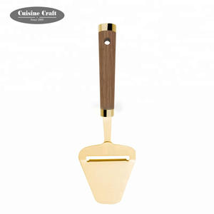 อุปกรณ์ครัวโกลเด้นเคลือบชีสเทอร์เนอร์ที่มีมือจับไม้ - Product Image 1