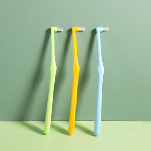 Direct Uit De Fabriek Plastic Tandheelkundige Borstel Tandenstokers Voor Kinderen Met Beugels Groothandel Beschikbaar - Product Image 1