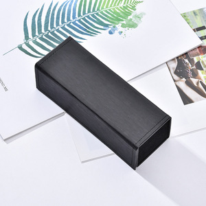 Boîte <span class=keywords><strong>à</strong></span> <span class=keywords><strong>lunettes</strong></span> <span class=keywords><strong>pliable</strong></span> en cuir PU, différente couleurs, <span class=keywords><strong>étui</strong></span> <span class=keywords><strong>à</strong></span> <span class=keywords><strong>lunettes</strong></span> avec vêtements - Product Image 4