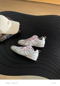 Zapatillas Retro Alemanas para Mujer, con Malla Plateada Transpirable, Suela Gruesa Elevada, para Deportes al Aire Libre y Uso Casual - Product Image 4
