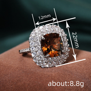 Anello Geometrico di Lusso con Accento a Stella per Donne, Gioiello da Dito Scintillante alla Moda - Product Image 4