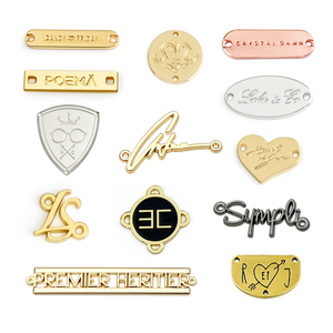 Accessori per borsa con targhetta in metallo placcato senza Nickel Logo marchio lettere personalizzate in metallo Logo etichette per borse e abbigliamento