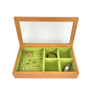 Caja de regalo de joyería de terciopelo de madera de cerezo de lujo grande con logotipo personalizado con tapa de vidrio en relieve para anillos, pendientes, pulseras, Relojes - Product Image 1
