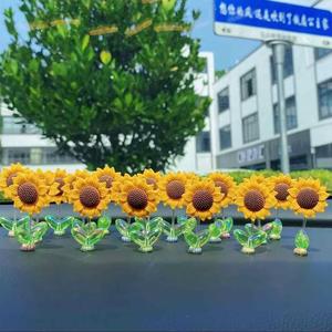 Décoration de voiture tournesol en plastique à ressort, pour tableau de bord et rétroviseur, ensemble cadeau décoratif pour l'intérieur de la voiture - Product Image 1
