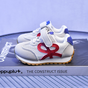 Summer New Single Mesh Chaussures de sport respirantes pour enfants Sandales à la mode en maille transparente pour garçons Chaussures populaires pour filles - Product Image 2