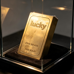 Placa Rectangular de Latón Fino Lucky de Un Kilo, Coleccionable Artístico con Grabado y Estampado - Product Image 4