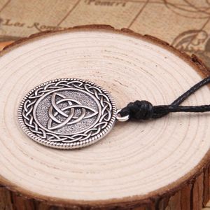 Collier pendentif nœud <span class=keywords><strong>celtique</strong></span> Viking pour hommes, amulette rétro de la <span class=keywords><strong>mythologie</strong></span> <span class=keywords><strong>nordique</strong></span>, Viking, Rune, Triangle - Product Image 4