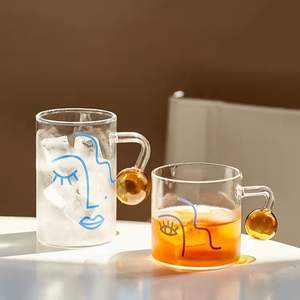 Kreative neuartige moderne Glas becher mit Gesichts muster nach Hause Glaswaren täglich Tee Kaffeetassen Saft Milchglas mit Griff - Product Image 3