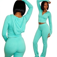 Ensemble de survêtement décontracté Y2K en nylon pour femme avec logo personnalisé, comprenant un crop top zippé à manches longues et un pantalon évasé moulant