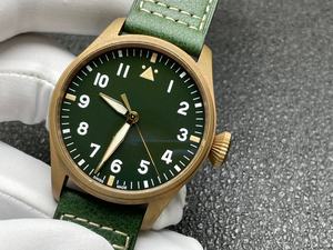 Relojes Mecánicos de Moda en Oferta con Correas de Cuero Verde - Product Image 1