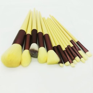 Juego de brochas de maquillaje de belleza con cerdas suaves, 13 brochas para rubor, sombra de ojos, corrector, base, polvo suelto y brillo. - Product Image 3