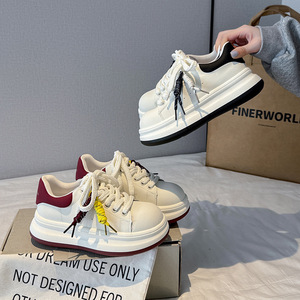 Zapatillas blancas de caña alta para mujer - nuevo estilo - zapatos con plataforma - versátiles - que aumentan la altura - zapatos de skate - casuales - deportivos - Product Image 3