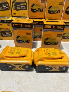 <span class=keywords><strong>Batería</strong></span> de Iones de Litio Premium de <span class=keywords><strong>20V</strong></span> y 5Ah/<span class=keywords><strong>6Ah</strong></span> para <span class=keywords><strong>Dewalt</strong></span>, Compatible con Herramientas Eléctricas Inalámbricas DCB205, <span class=keywords><strong>Batería</strong></span> Recargable de Larga Duración - Product Image 1