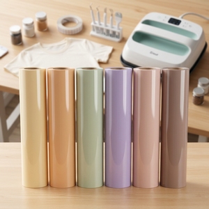 <span class=keywords><strong>Vinyle</strong></span> thermocollant PU HTV en rouleau, finition mate douce, pour T-shirts, facile à désherber, compatible <span class=keywords><strong>Cricut</strong></span> pour la création de motifs vestimentaires - Product Image 1
