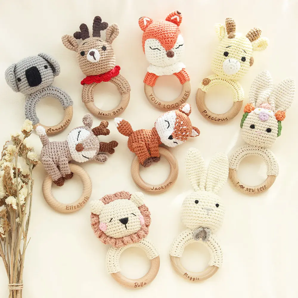 卸売カスタムチュアブルおもちゃかぎ針編み動物赤ちゃん木製ティーザーリングガラガラおもちゃキッズAmigurumis動物ソナリオガラガラおもちゃ
