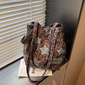 Sac fourre-tout en toile patchwork pour femme, mode décontractée, style niche, porté épaule ou croisé, grande capacité, polyvalent pour les trajets quotidiens - Product Image 1