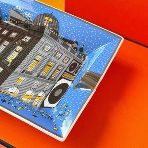 <b>Present</b> Sets Square Ashtray With Building Pattern Luxury Ceramic Decorative Tray Gifts Set for Home and Office Tabletop Decor - Product Image 3