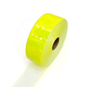 Feuille de PVC <span class=keywords><strong>rétro</strong></span> <span class=keywords><strong>réfléchissante</strong></span> haute brillance garniture <span class=keywords><strong>jaune</strong></span> citron vert fluorescent ruban d'avertissement à coudre en verre - Product Image 3