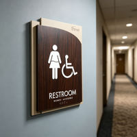 Panneau de toilettes ADA personnalisé pour femmes handicapées, signalétique WC accessible en grain de bois foncé, panneau mural de salle de bain en braille pour hôtel et bureau