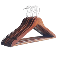 Fabricant de vêtements en bois massif noyer avec logo personnalisé en gros cintres pour costume culotte cintres en bois pour placard