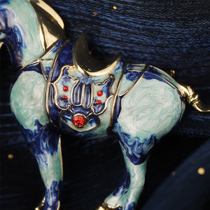 Broche de Luxo Xiliangfeizi em Liga de Prata Esmaltada com Cavalo e Unicórnio, Joia Fina da Moda, Presente para Festas e Noivados - Product Image 4