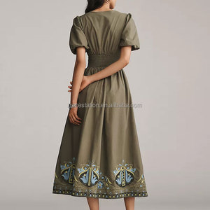 Vente en gros OEM/ODM Robe longue à col en V brodée, style bohème floral tissé, haut <span class=keywords><strong>de</strong></span> gamme, sur mesure, style western - Product Image 4