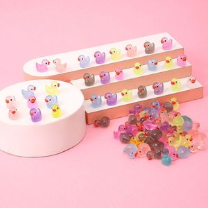 Figuras de patos que brillan en la oscuridad, adornos creativos en miniatura para decoraciones - Product Image 4