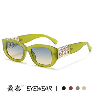 แว่นตา แว่นกันแดดทรงสี่เหลี่ยมสีเขียว UV400 แฟชั่นสตรีสไตล์สตรีท - Product Image 1