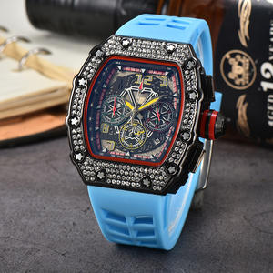 Montre populaire 2026 en forme de <span class=keywords><strong>tonneau</strong></span> de <span class=keywords><strong>vin</strong></span> incrustée de diamants, multifonctionnelle <span class=keywords><strong>à</strong></span> six aiguilles avec secondes visibles, pour hommes et femmes - Product Image 6