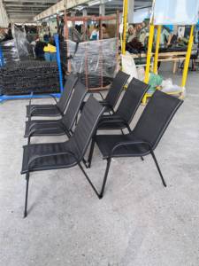 Paquete de 6 Sillas de Comedor Apilables de Acero Negro con Reposabrazos para Patio Trasero, Terraza, Jardín - Product Image 5