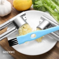 Brosse de nettoyage pour presses à ail avec grattoir Outils de cuisine Produit Moins d'un dollar Brosse de nettoyage pour clavier