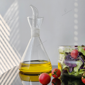 Dispensador de Aceite de Cocina de un Solo Orificio de 470 ml, Diseño Nuevo, Lata de Aceite Comestible de Vidrio de Borosilicato Alto, Seguro, Saludable, Fácil de Verter y Limpiar - Product Image 3